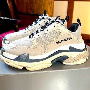 Balenciaga Triple S Size 38 EUC (US 8)